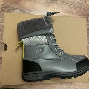 Ugg waterproof boots. Wool lining. Size 2 kids